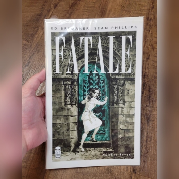 BOGO Fatale Issue 7 - Picture 2 of 6